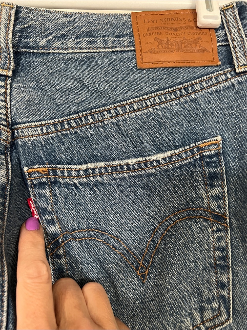 Levi's Ribcage Straight Ankle Distressed Jeans Size 30 - Picture 5 of 10